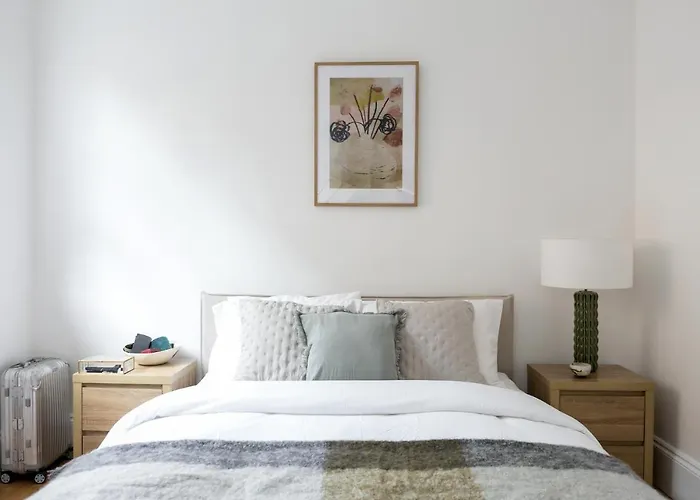 Generously Large 1 Bedroom Apartment In Farringdon